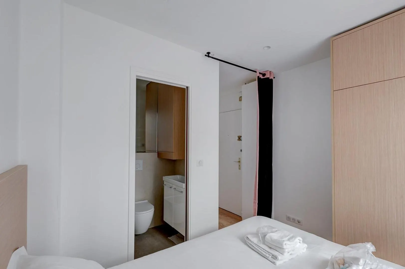 Bluestay 850 - Superb Apartment Paris 0*,  France